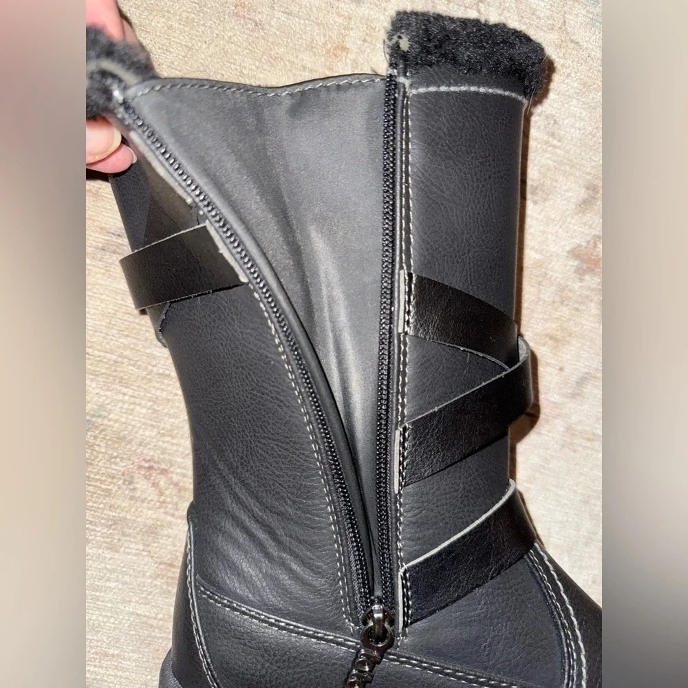 Totes women's Black Deidre Winter Boots  size 6. NWOT